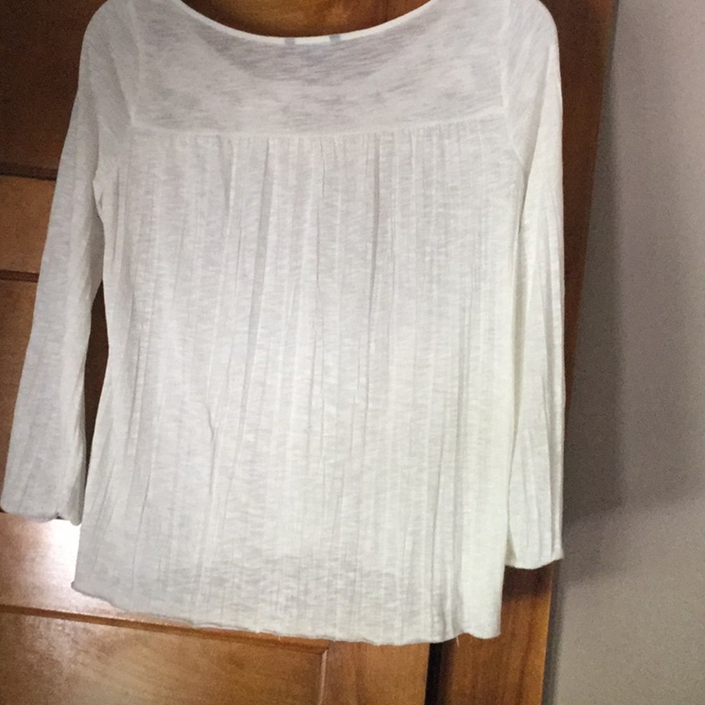 AE white peasant style blouse.      E010 - Picture 5 of 5